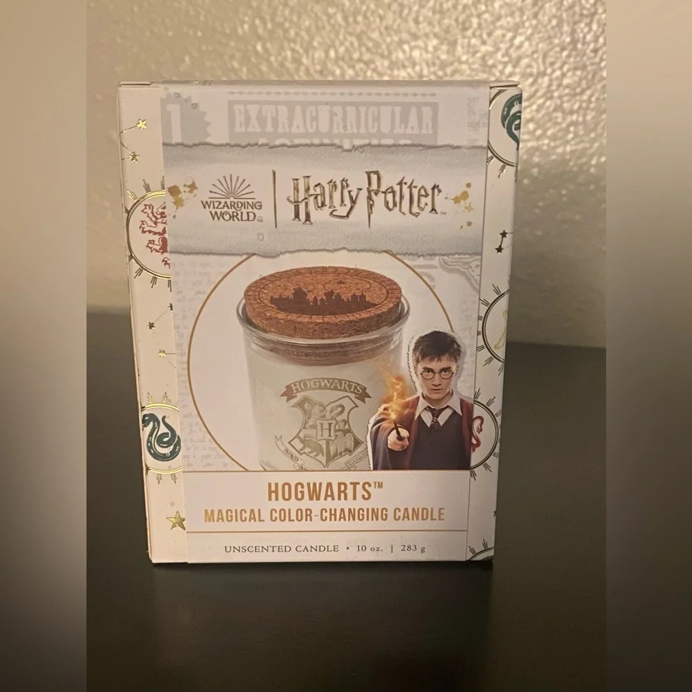 Harry Potter Hogwarts Color-Changing Candle 10oz | Wizarding World Collectible